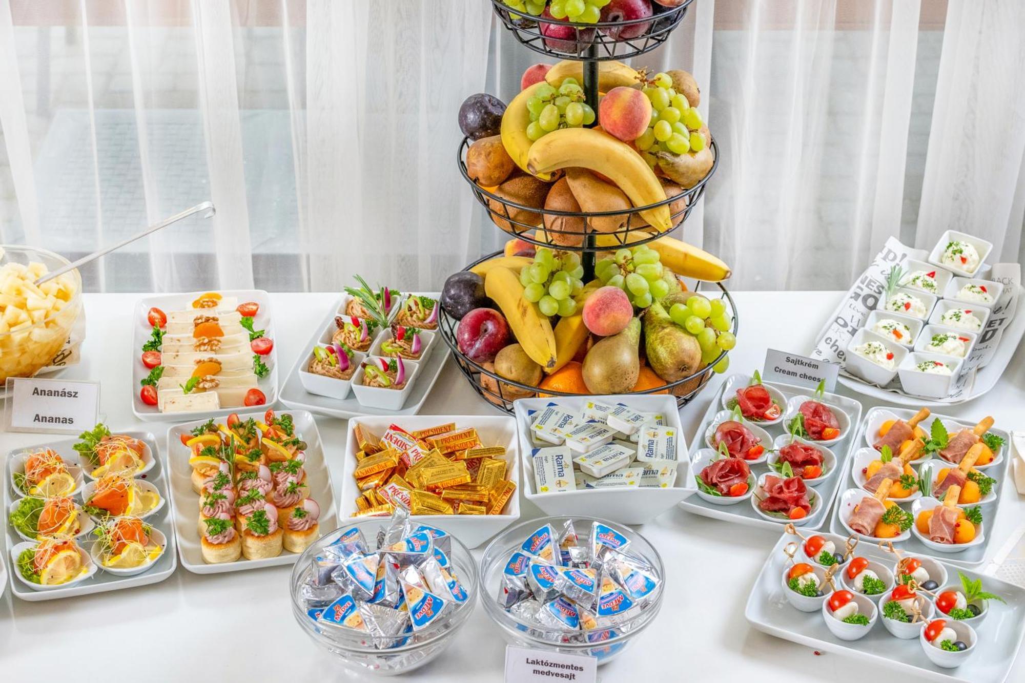 Corvin Hotel Budapest Residence Экстерьер фото